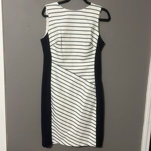 Blue and cream
Zip back Ralph Lauren Dress